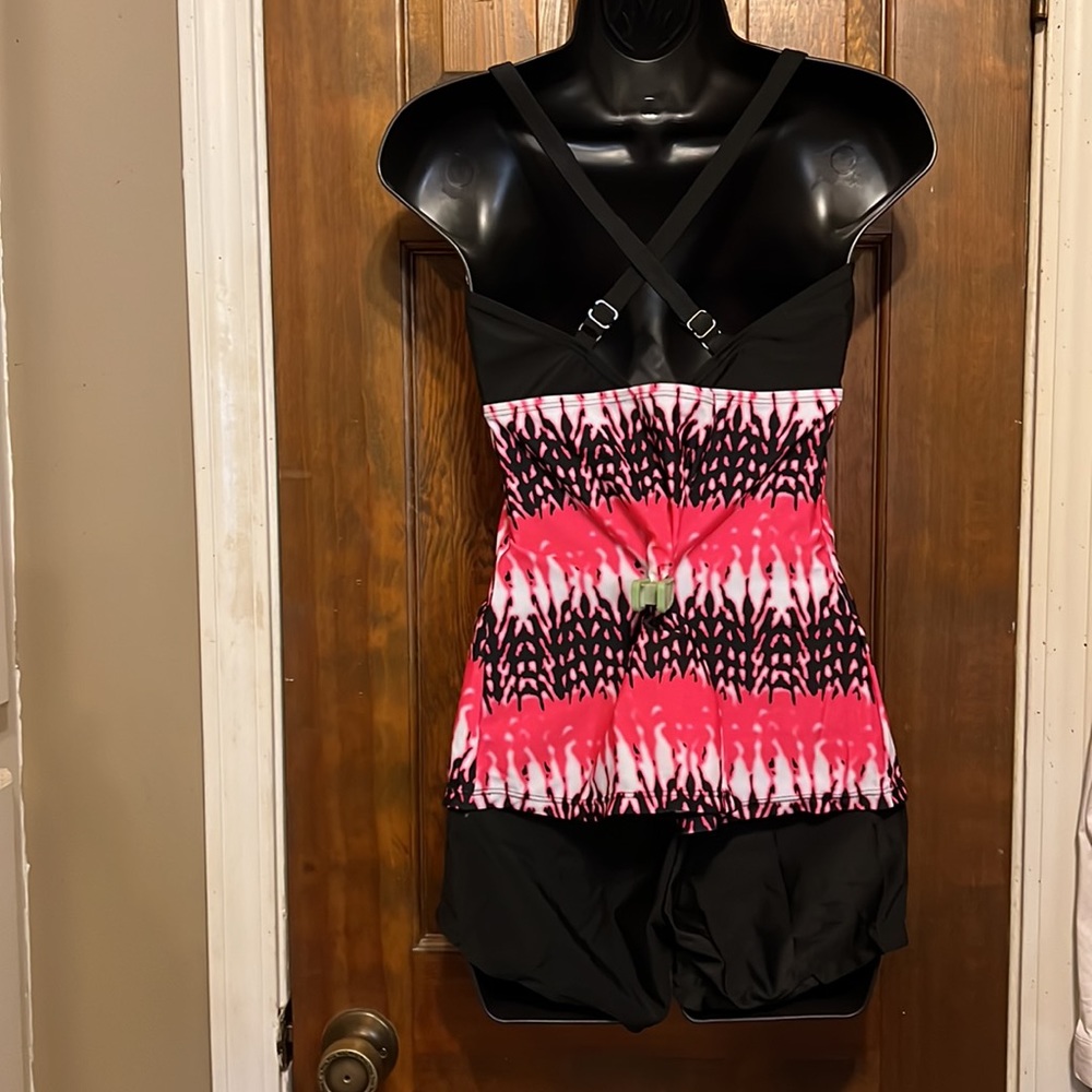 Tankini 2pc pink & black XL short set W/ silver tone accent by Zulily. - Picture 8 of 10